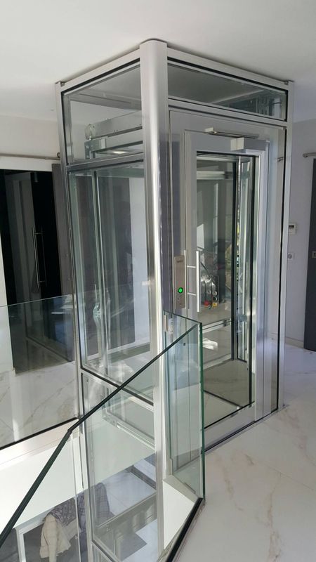 Pose ascenseur élévateur pour villa privé avec structure aluminium vitrée six four les plages Var