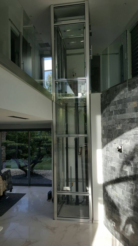 Pose ascenseur élévateur pour maison deux niveaux structure aluminium vitrée six four les plage toulon Var