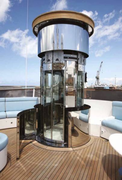 Installation d'ascenseurs personnalisés Millepiani au sein de bateaux entre Cannes et Antibes (06) et dans toute la région PACA