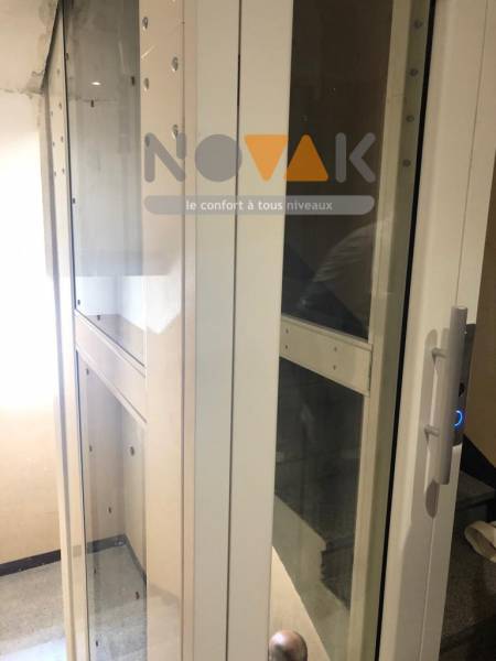 Vente et installation de petit ascenseur pour particuliers DOMUSLIFT XS élévateur IGV en région PACA