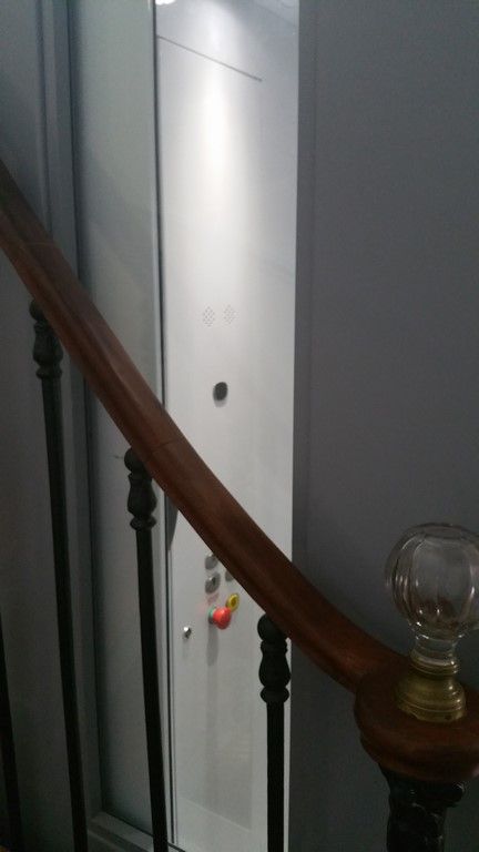 Petit ascenseur de maison installé à VALLAURIS